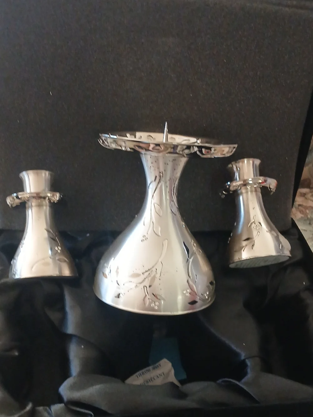 Silver Plated Floral-Engraved Candle Holder Set - Elegant Home Dining Accent